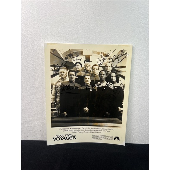 ORIGINAL 1996 Star Trek Voyager Press Kit w/SIGNED 8x10's - Signatures!